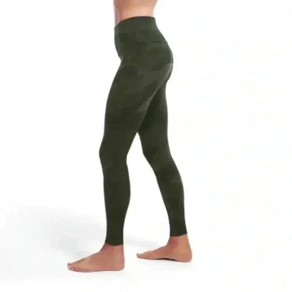 The northface motivation high rise tights camo - Picture 2 of 9